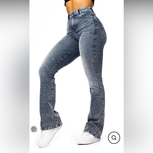 Fitjeans flared jeans in 80s blue - Picture 2 of 6